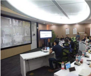 通過(guò)遠(yuǎn)程會(huì)診系統(tǒng)：解決百姓看病難的問(wèn)題